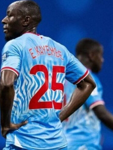 Edo Kayembe avec les Léopards de la RDC, qui pourraient jouer sans public au Stade des Martyrs.