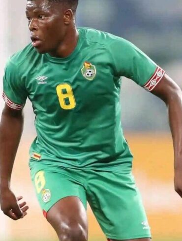 Marshall Munetsi avec la sélection du Zimbabwe