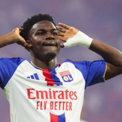 Ernest Nuamah a inscrit deux buts lors de la victoire 4-0 de Lyon contre Rennes.