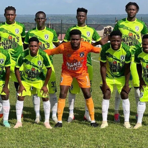 Les joueurs de Bechem United posent avant un match