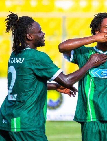 Joueurs de Karela United célébrant un but