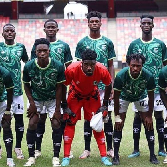 Les joueurs de FC Samartex alignés avant un match