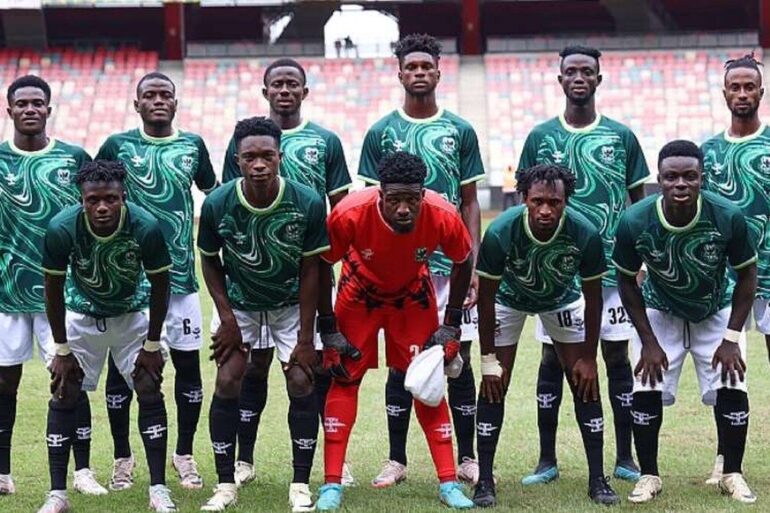 Les joueurs de FC Samartex alignés avant un match
