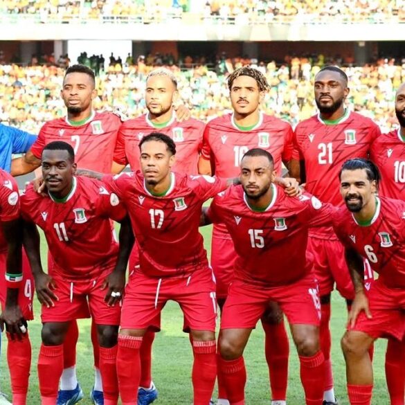 La sélection de Guinée équatoriale avant une rencontre internationale.