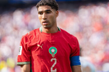 Achraf Hakimi avec le Maroc en 2026. Le capitaine a repris le travail individuel sur pelouse mais est suspendu pour le match contre le Gabon.