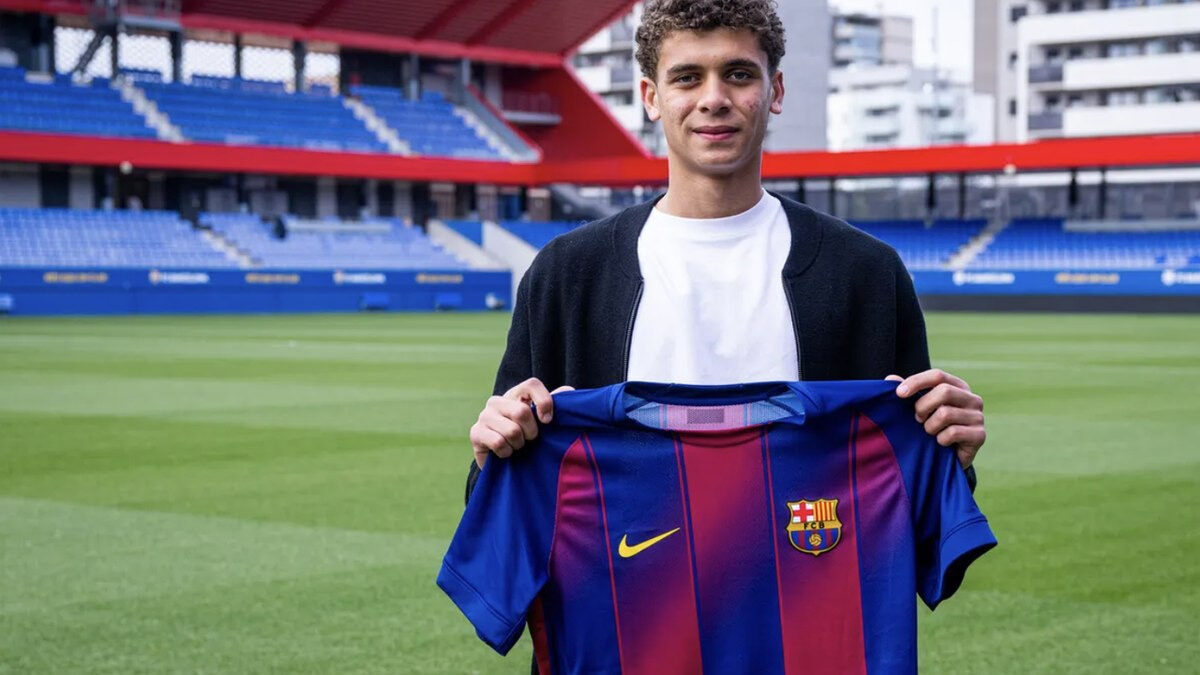 Hamza Abdelkarim avec le FC Barcelone. Le jeune Égyptien vient d’enchaîner cinq matchs sur le banc sans entrer en jeu.