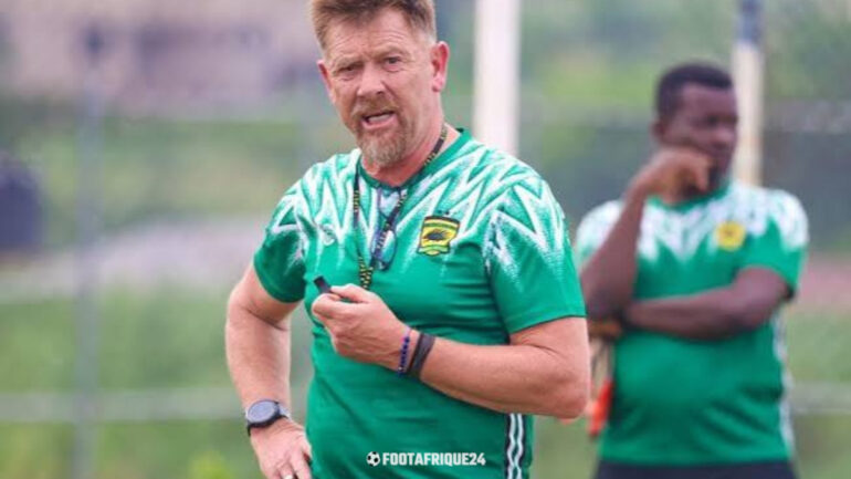 Tinkler pourrait déjà rebondir : Durban City le place parmi ses candidats