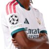 Insulté à Elche, Yan Diomande répond en embrassant l’écusson du Real Madrid