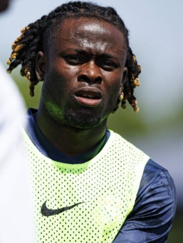 Isaac James reçoit sa première convocation avec les Super Eagles