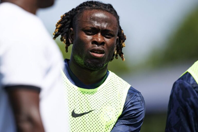 Isaac James reçoit sa première convocation avec les Super Eagles