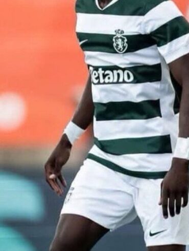 Issa Doumbia avec le Sporting CP, où il s’est rapidement imposé dans le milieu de terrain.