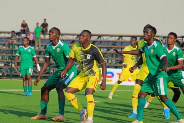 Joueurs U20 de l’Ouganda et du Burundi lors du tournoi CECAFA.