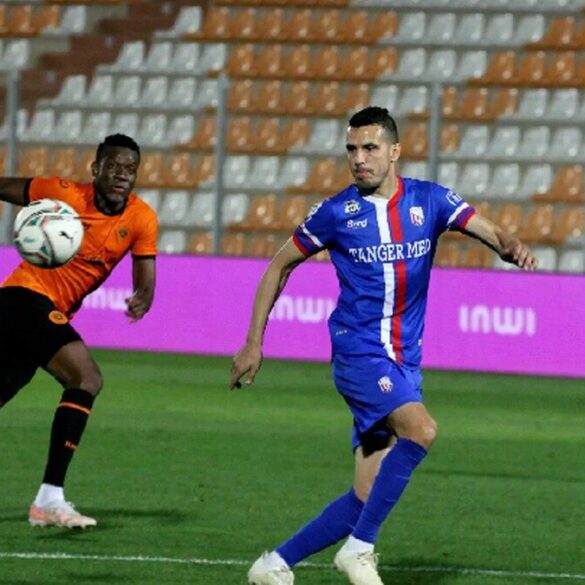 Un joueur de RS Berkane face à Moghreb Tétouan