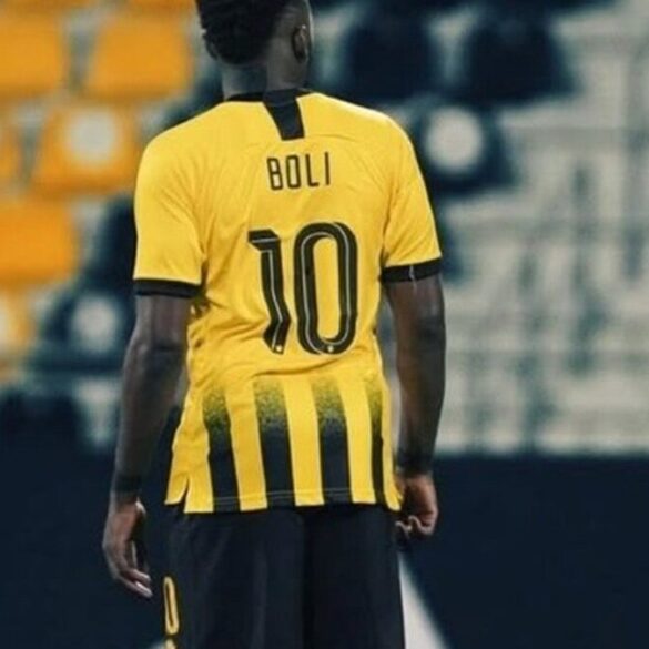 Yohan Boli sur un terrain de football