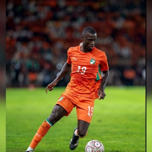 Nicolas Pépé en action avec le maillot de la Côte d’Ivoire.