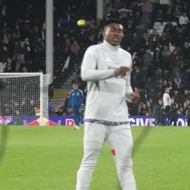 Taiwo Awoniyi pendant un match de football