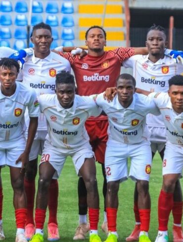 Les joueurs d’Ikorodu City alignés avant un match de NPFL