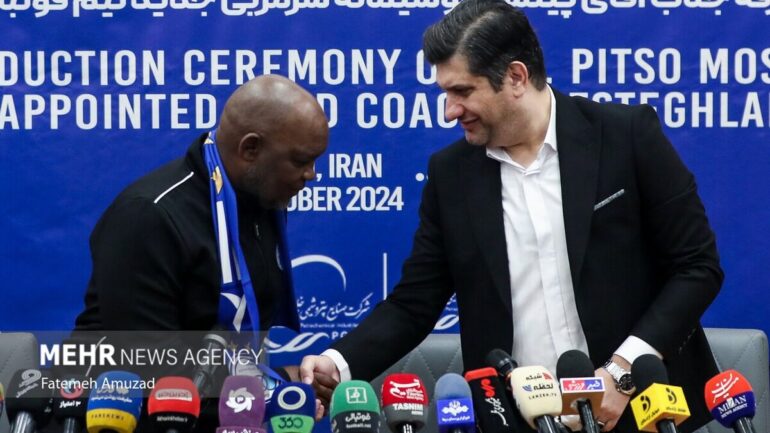 Afrique du Sud : Mosimane reprend face à la menace Guirassy