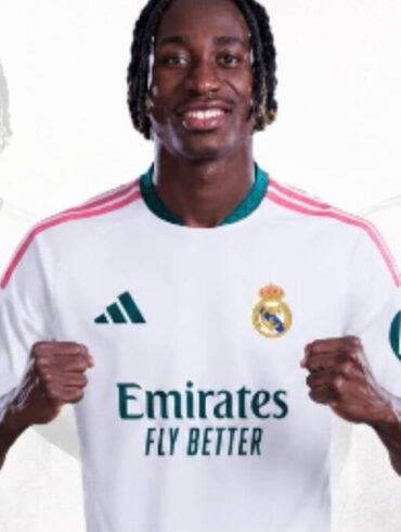 Yan Diomandé avec le Real Madrid. L’Ivoirien a reçu des compliments de Jérôme Rothen après son entrée dans le derby.