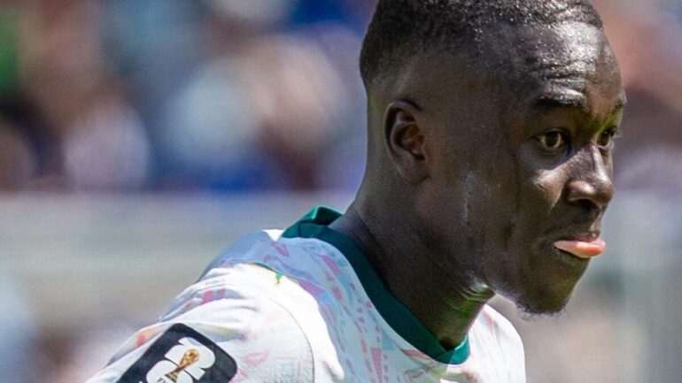 Sénégal : Pape Gueye pourrait prendre le brassard face au Mozambique