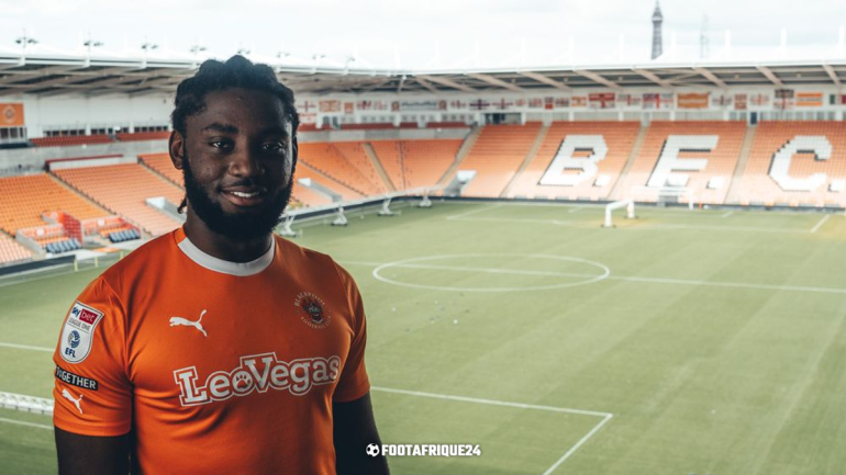 Kylian Kouakou quitte Blackpool pour Colchester