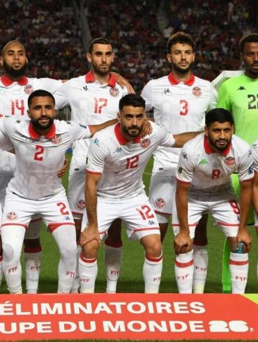 Les joueurs de la sélection tunisienne de football posant avant un match