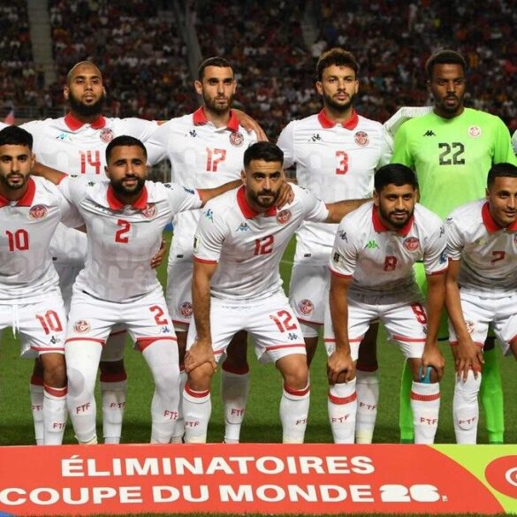 Les joueurs de la sélection tunisienne de football posant avant un match