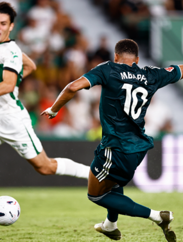Yan Diomande délivre sa première passe avec le Real : Mourinho salue sa progression