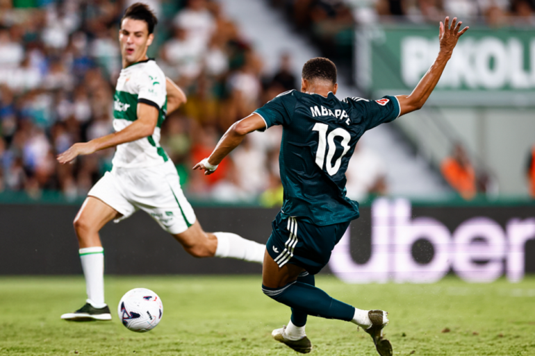 Yan Diomande délivre sa première passe avec le Real : Mourinho salue sa progression