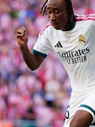 Yan Diomandé en action avec le Real Madrid face à l’Atlético.