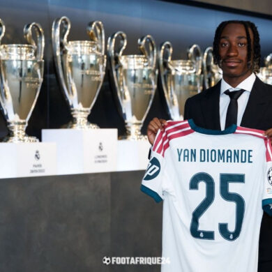 Yan Diomande avec le maillot du Real Madrid.