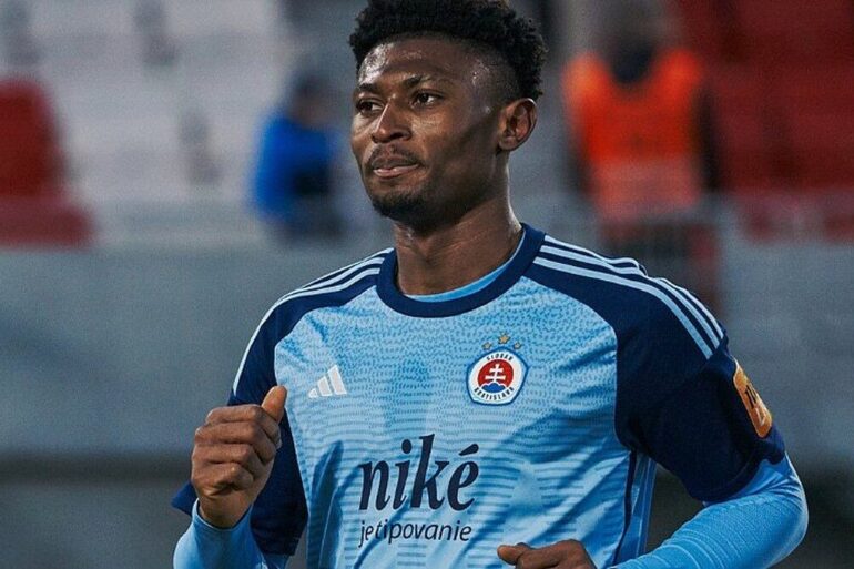 Patson Daka avec le maillot de la Zambie
