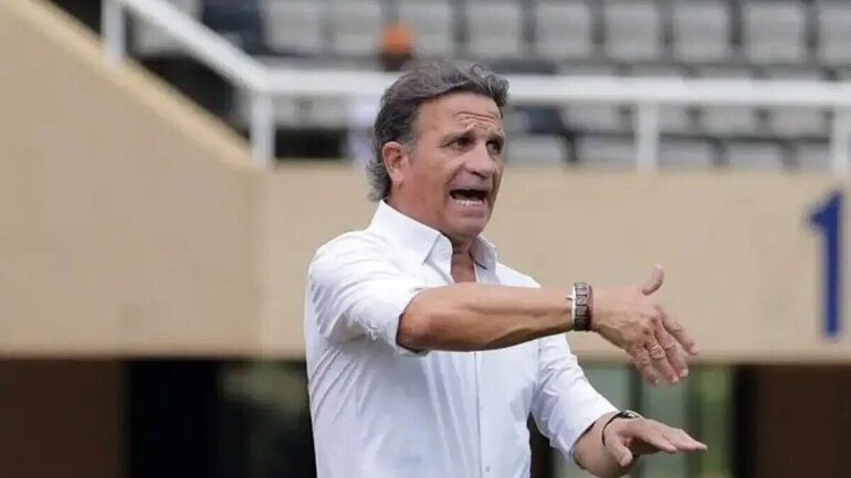Afrique du Sud : les supporters réclament Aden McCarthy à Pitso Mosimane