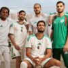 Joueurs algériens lors d’une présentation, archive illustrant le football national et non la procédure judiciaire