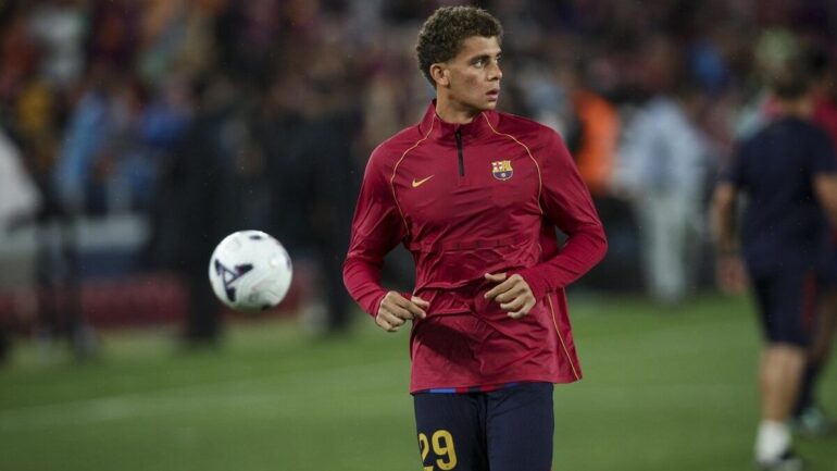 Barça : Hamza Abdelkarim reste dans les plans malgré l’intérêt pour un prêt en janvier