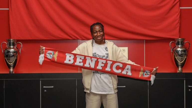 Michaely Bihina attend encore sa première minute européenne avec Benfica
