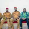 Ibrahim Traoré lors d’une audience avec de jeunes footballeuses burkinabè