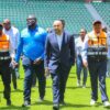 Des responsables inspectant une infrastructure de la CAN 2027 en Afrique de l'Est