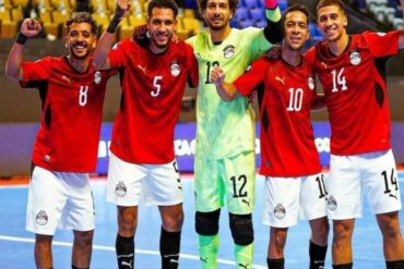 Les joueurs égyptiens de futsal célèbrent leur équipe