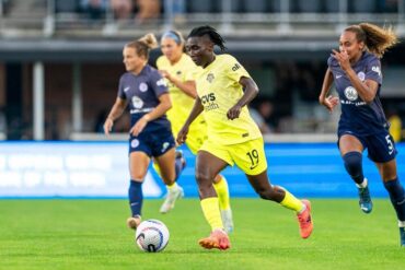 Rosemonde Kouassi en action avec Washington Spirit