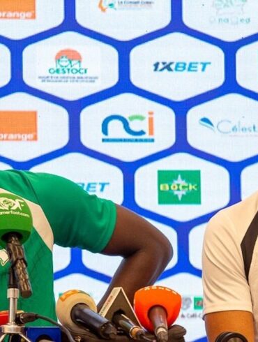Hervé Renard et Ibrahim Sangaré en conférence de presse avant Côte d’Ivoire–Cameroun