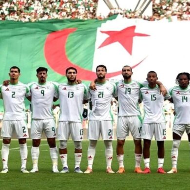 Équipe nationale algérienne en match, photographie d’archive ; non AS Douanes–CR Belouizdad
