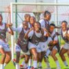 Les Harambee Starlets du Kenya réunies sur un terrain d’entraînement
