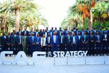 Patrice Motsepe et les responsables du football africain réunis pour une conférence de la CAF