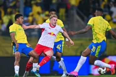 Action d’un match de football, photographie d’archive ; non Mamelodi Sundowns