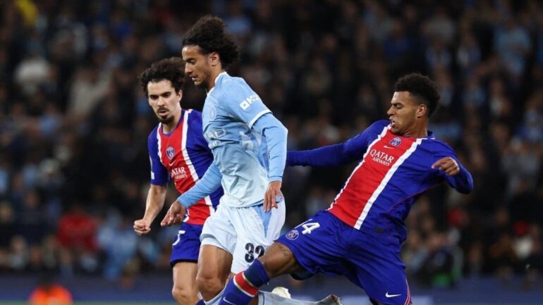 Manchester City : l’entrée d’Ayyoub Bouaddi remarquée contre Paris