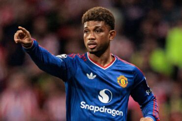 Amad Diallo portant le maillot de Manchester United lors d’une rencontre