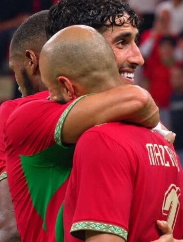 Joueurs du Maroc célébrant un but avec Achraf Hakimi
