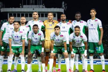 Les joueurs du Raja Casablanca posent avant une rencontre de Botola
