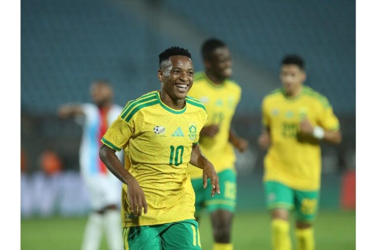 Relebohile Mofokeng célébrant avec les Bafana Bafana